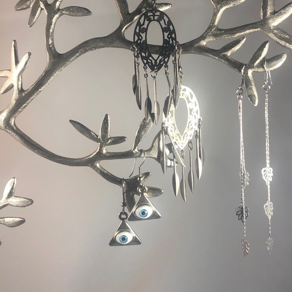 SOLD: NEW Dainty Necklace and earring set - Picture 6 of 8